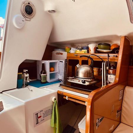 Surfbird Cozy Sailboat Escape Hotel Lisboa Екстериор снимка