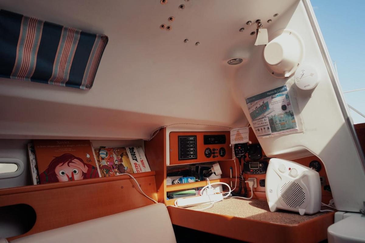 Surfbird Cozy Sailboat Escape Hotel Lisboa Екстериор снимка