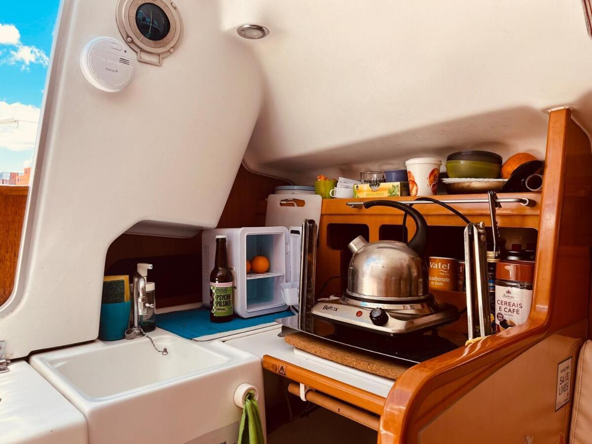 Surfbird Cozy Sailboat Escape Hotel Lisboa Екстериор снимка